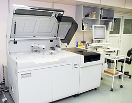 Анализатор Olympus AU-680 для выявления повышенного кальция крови