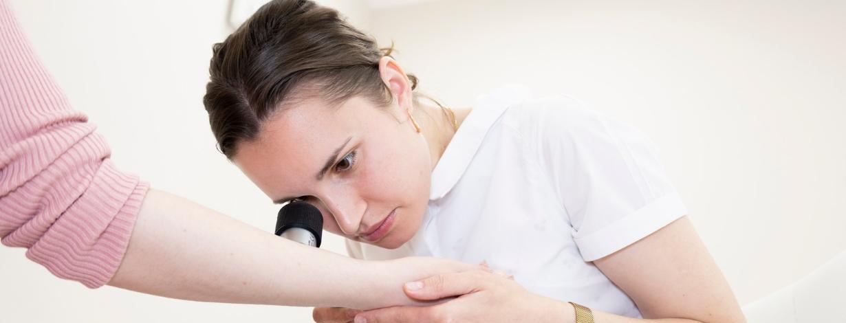 Северо-Западный центр эндокринологии в Санкт-Петербурге: стоимость анализов - Консультация дерматолога в Северо-Западном центре эндокринологии: здоровье кожи под контролем специалиста